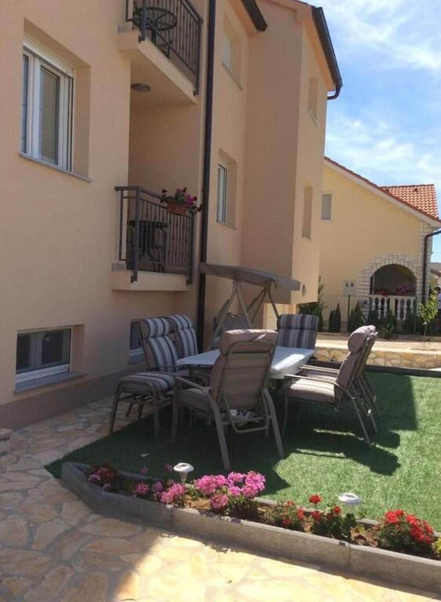 Apartments Lipovica Сукошан Экстерьер фото